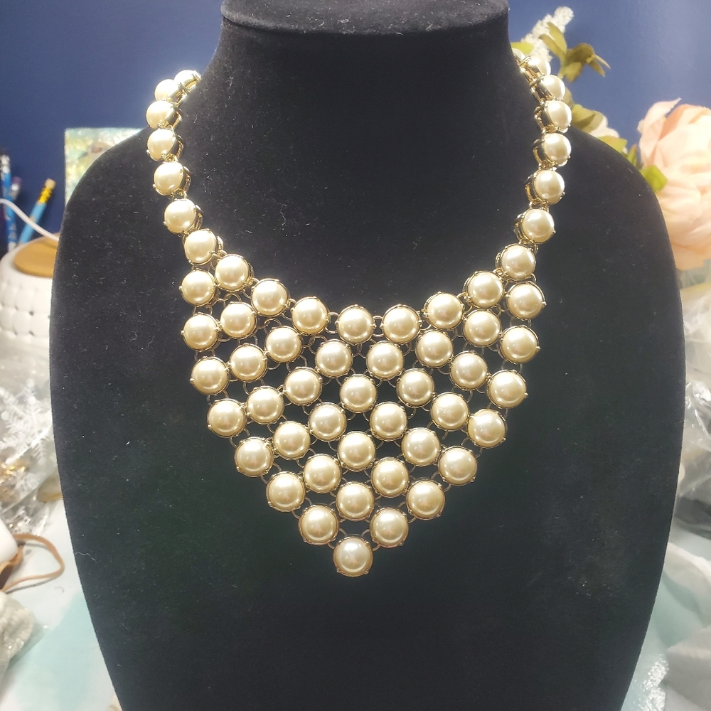 NWT Faux Pearl Bib Collar 20" Goldtone Necklace With A 3" Ext. from Bloomingdale